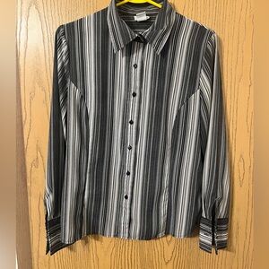 Women’s long sleeve button down top